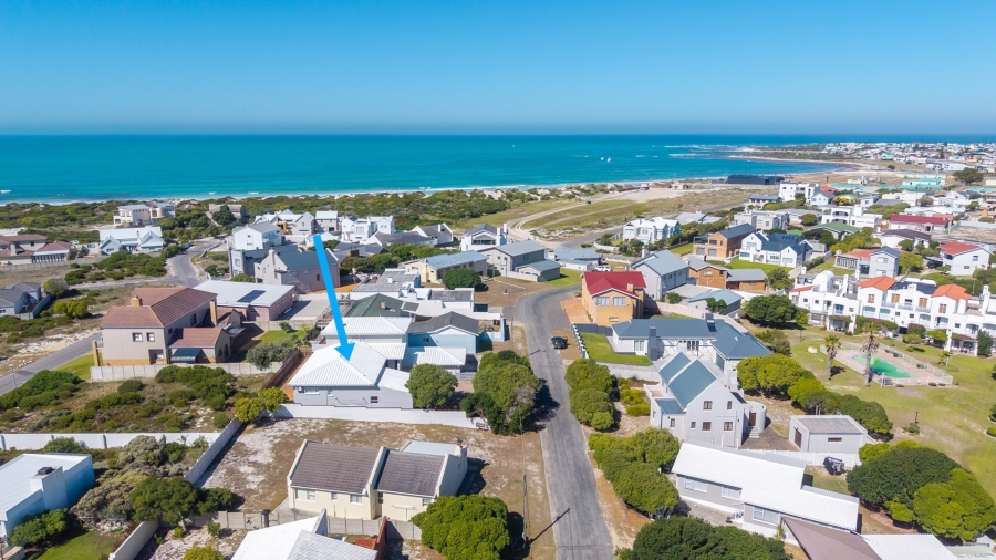 To Let 5 Bedroom Property for Rent in Struisbaai Western Cape